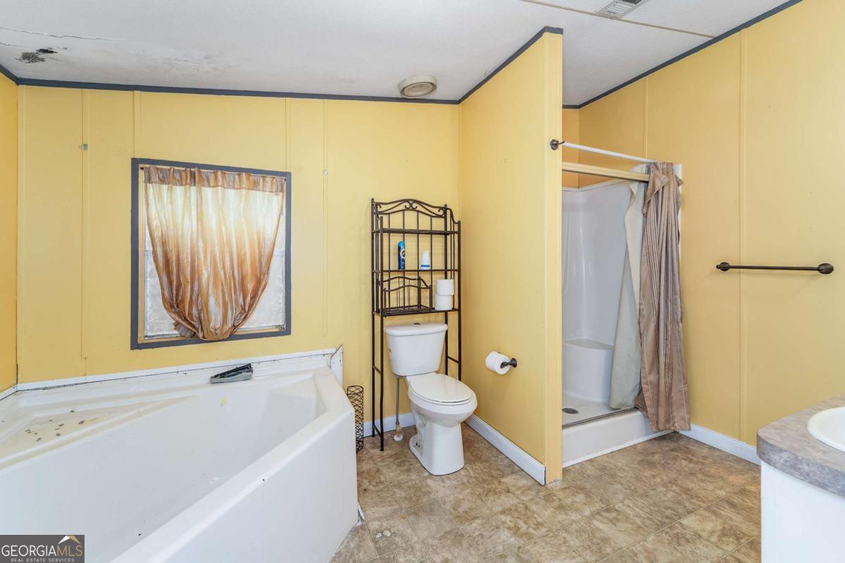 1690 Smith Road Waycross, GA 31503 - Photo 13 of 26