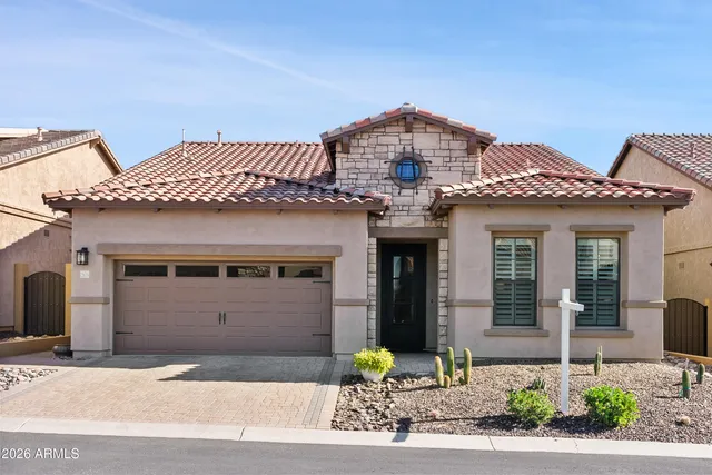 $700,000 | 2103 North Red Cliff, Mesa, AZ 85207
