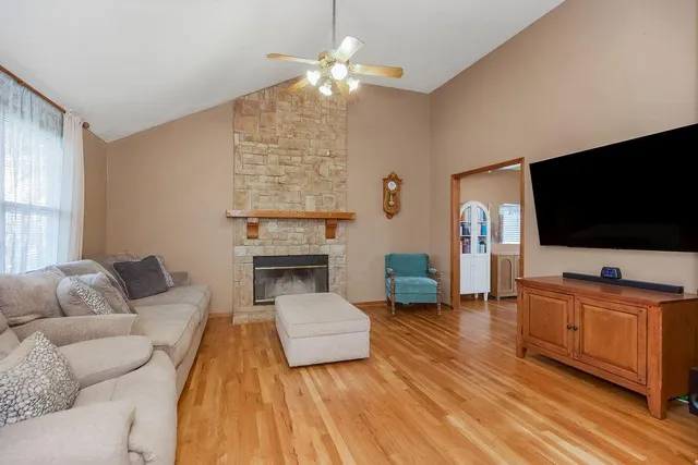 $315,000 | 1924 Northwest 62nd Terrace, Kansas City, MO 64151