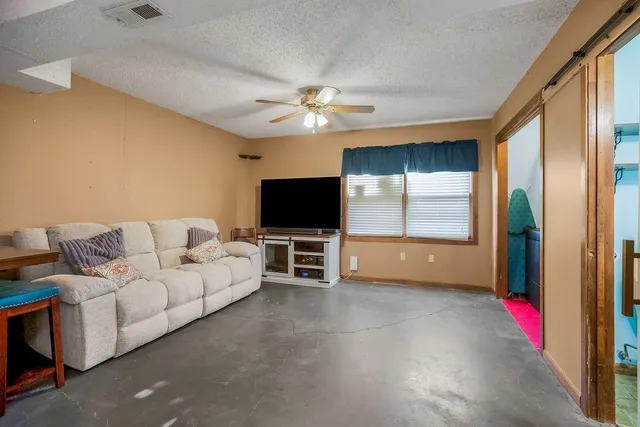 $315,000 | 1924 Northwest 62nd Terrace, Kansas City, MO 64151