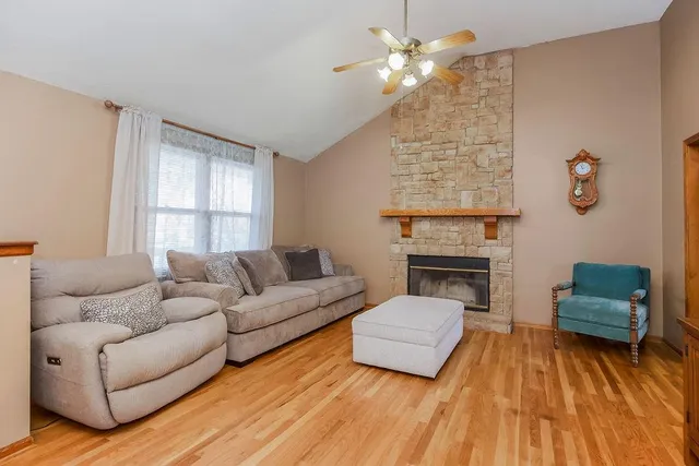 $315,000 | 1924 Northwest 62nd Terrace, Kansas City, MO 64151