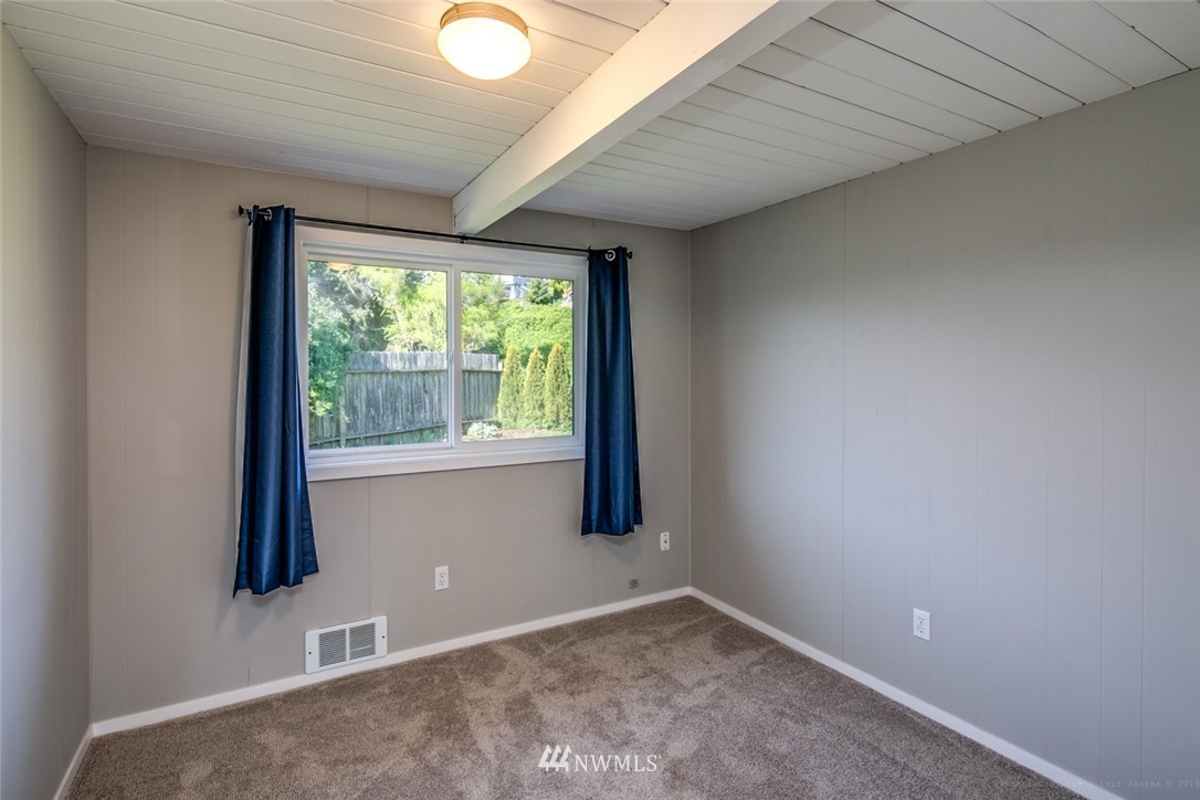 8047 Comox Road Blaine, WA 98230 - Photo 12 of 19 Gallery Image 12