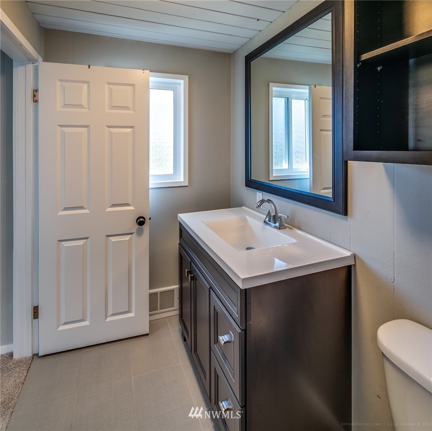 8047 Comox Road Blaine, WA 98230 - Photo 13 of 19 Gallery Image 13