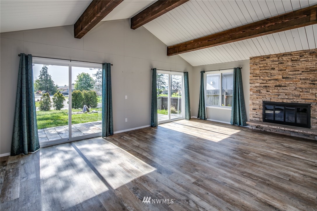 8047 Comox Road Blaine, WA 98230 - Photo 3 of 19 Gallery Image 3