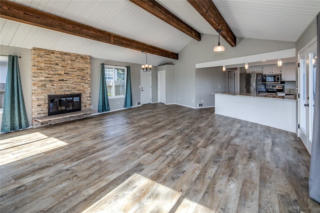 8047 Comox Road Blaine, WA 98230 - Photo 4 of 19 Gallery Image 4