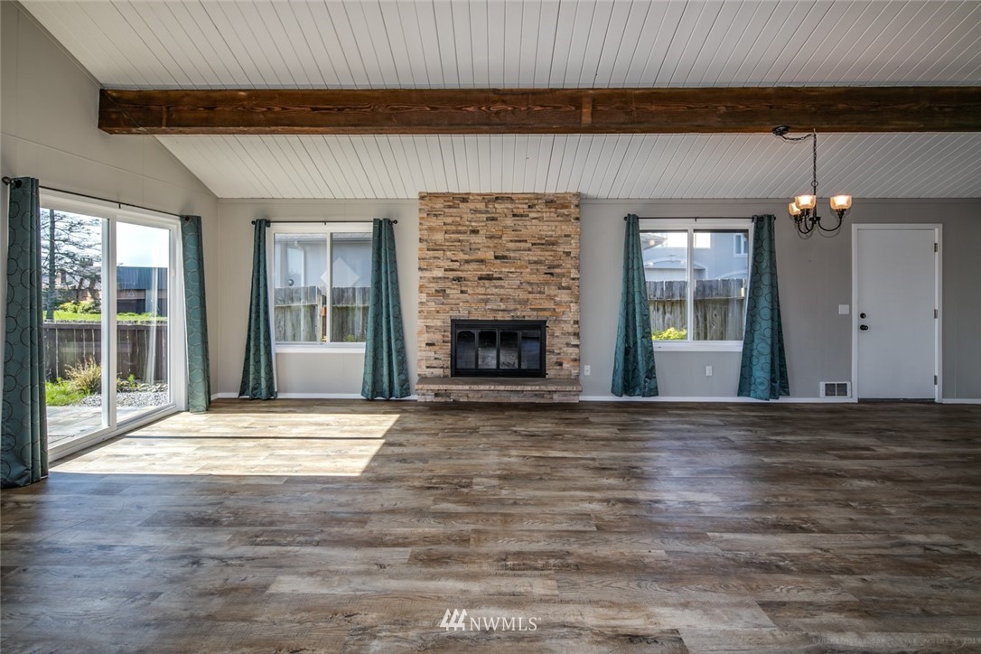 8047 Comox Road Blaine, WA 98230 - Photo 5 of 19 Gallery Image 5