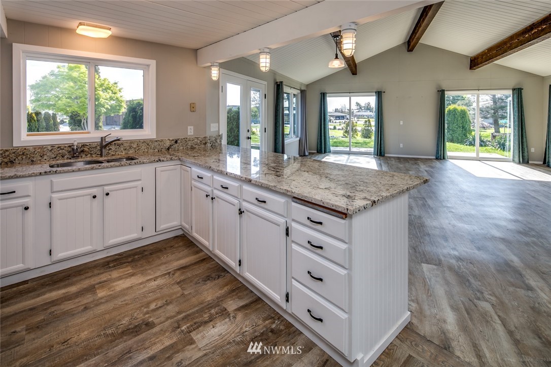 8047 Comox Road Blaine, WA 98230 - Photo 8 of 19 Gallery Image 8
