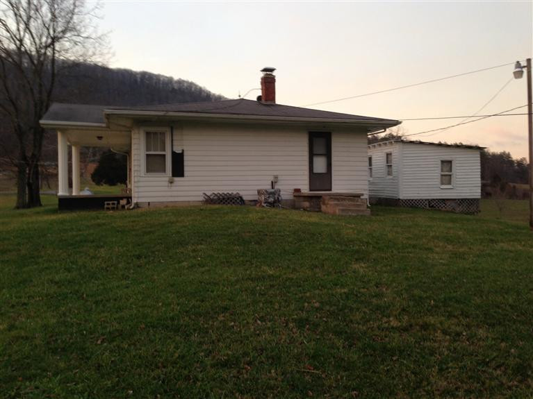 1857 Cow Creek Road Ravenna, KY 40472 - Photo 3 of 11 House looks good from any angle!