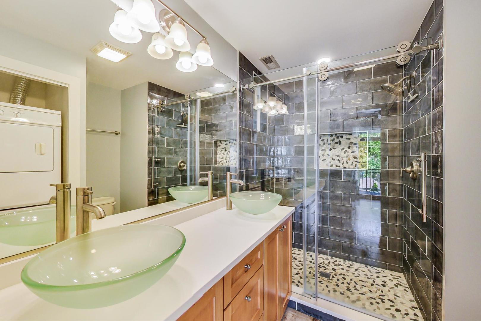 1932 West Crystal Street, Unit 2 Chicago, IL 60622 - Photo 7 of 23