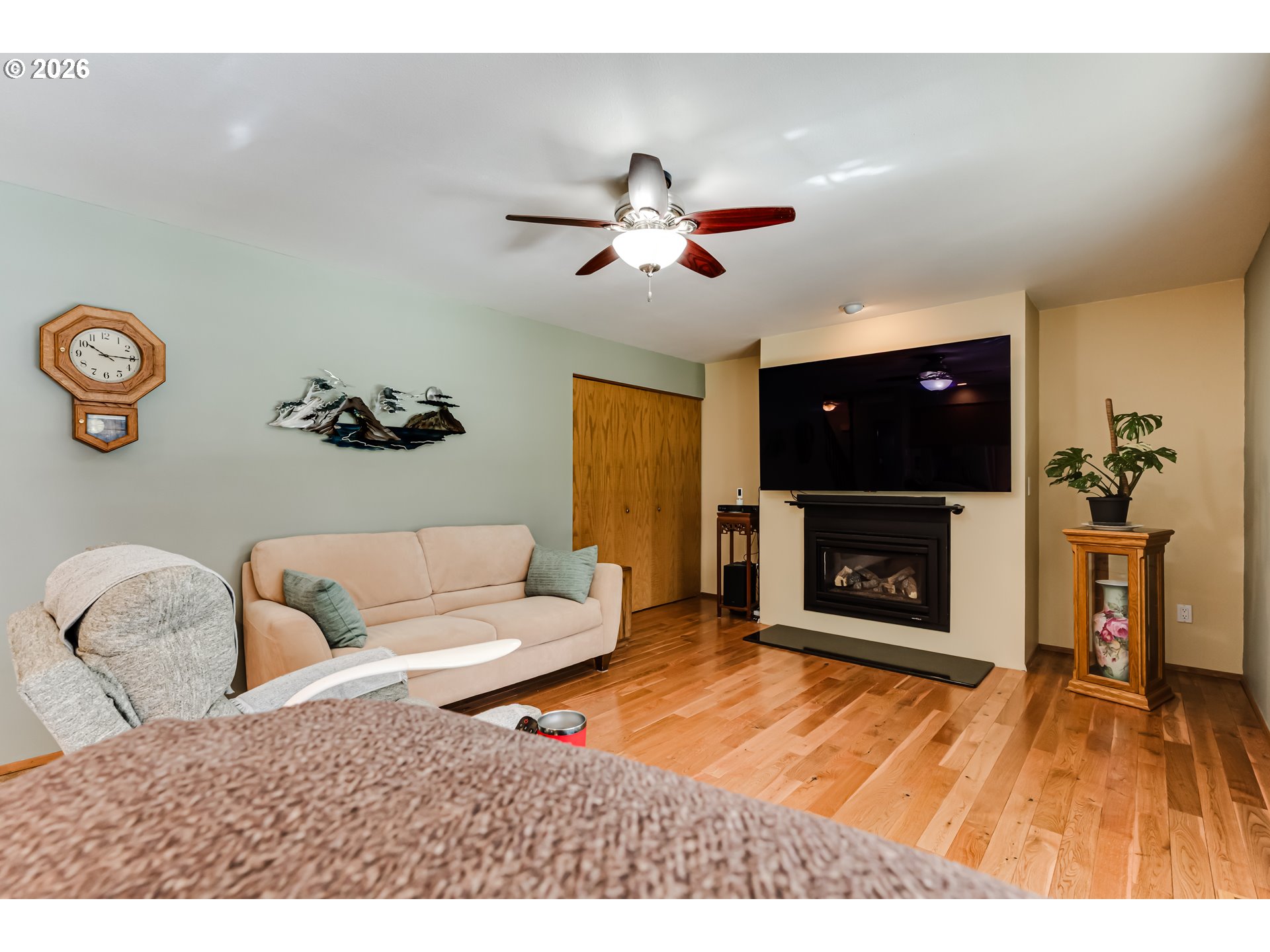 5131 Trevon Street Eugene, OR 97402 - Photo 17 of 42 a living room with furniture and a fireplace
