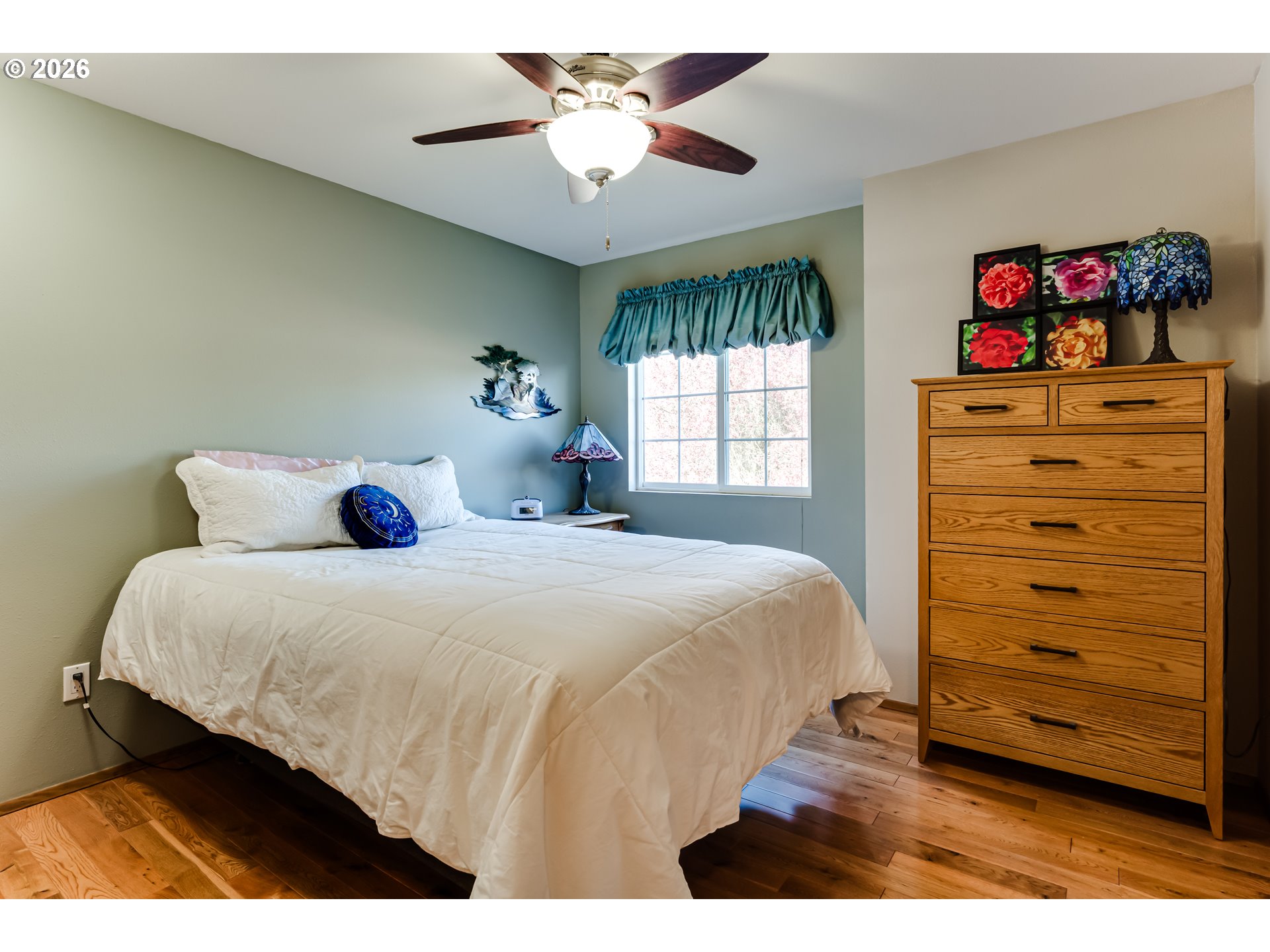 5131 Trevon Street Eugene, OR 97402 - Photo 25 of 42 a bedroom with a bed and a dresser