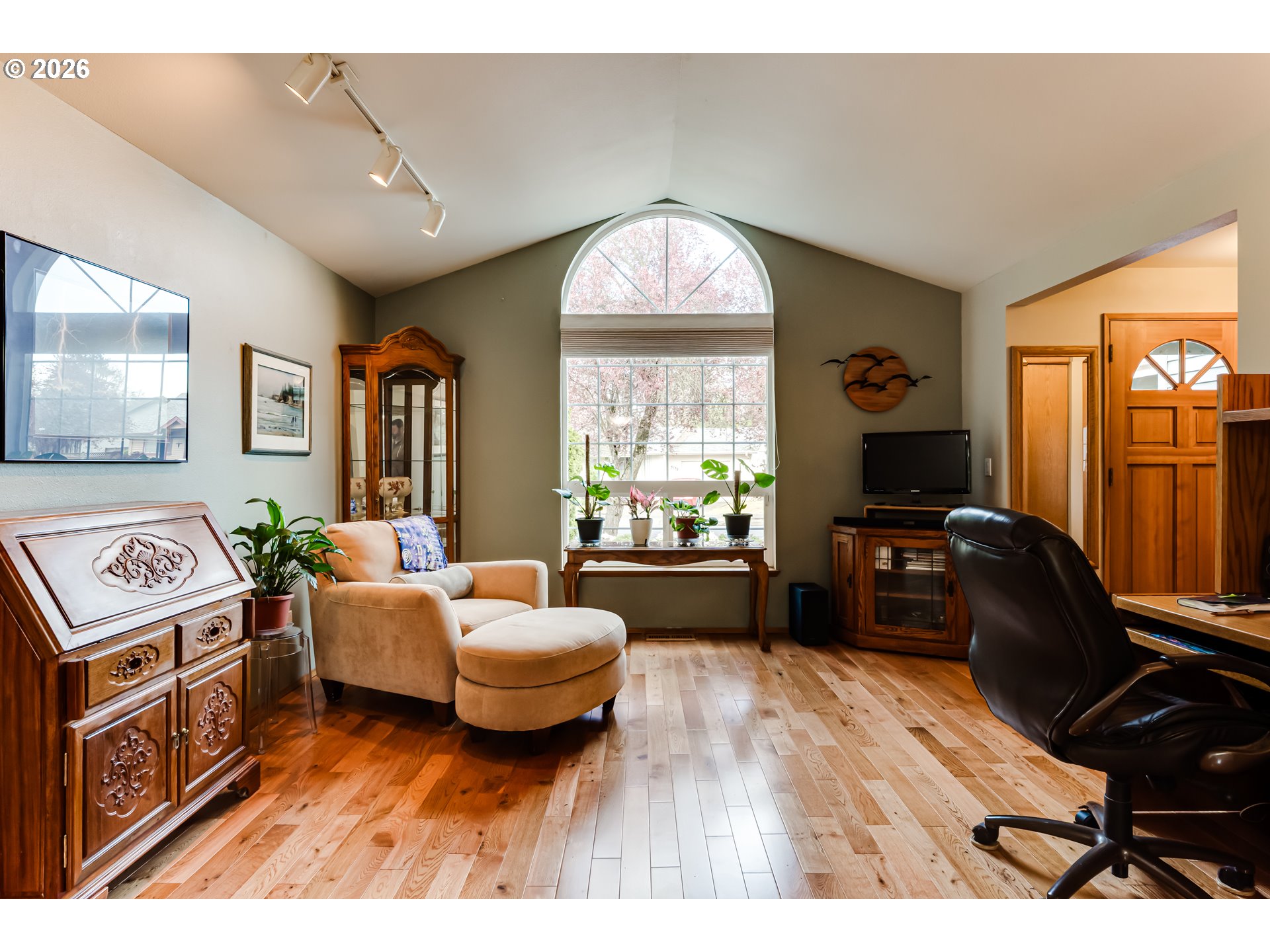 5131 Trevon Street Eugene, OR 97402 - Photo 6 of 42 a living room with furniture and a window