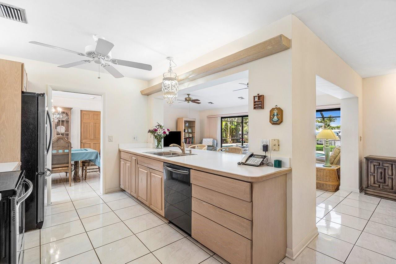 5201 Northeast 30th Terrace Lighthouse Point, FL 33064 - Photo 12 of 31 Photo 12