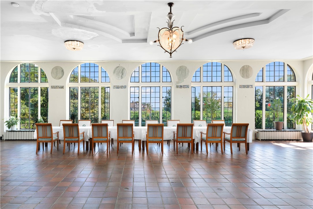 207 Ruggles Avenue Newport, RI 02840 - Photo 15 of 34