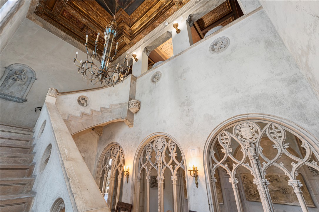 207 Ruggles Avenue Newport, RI 02840 - Photo 20 of 34