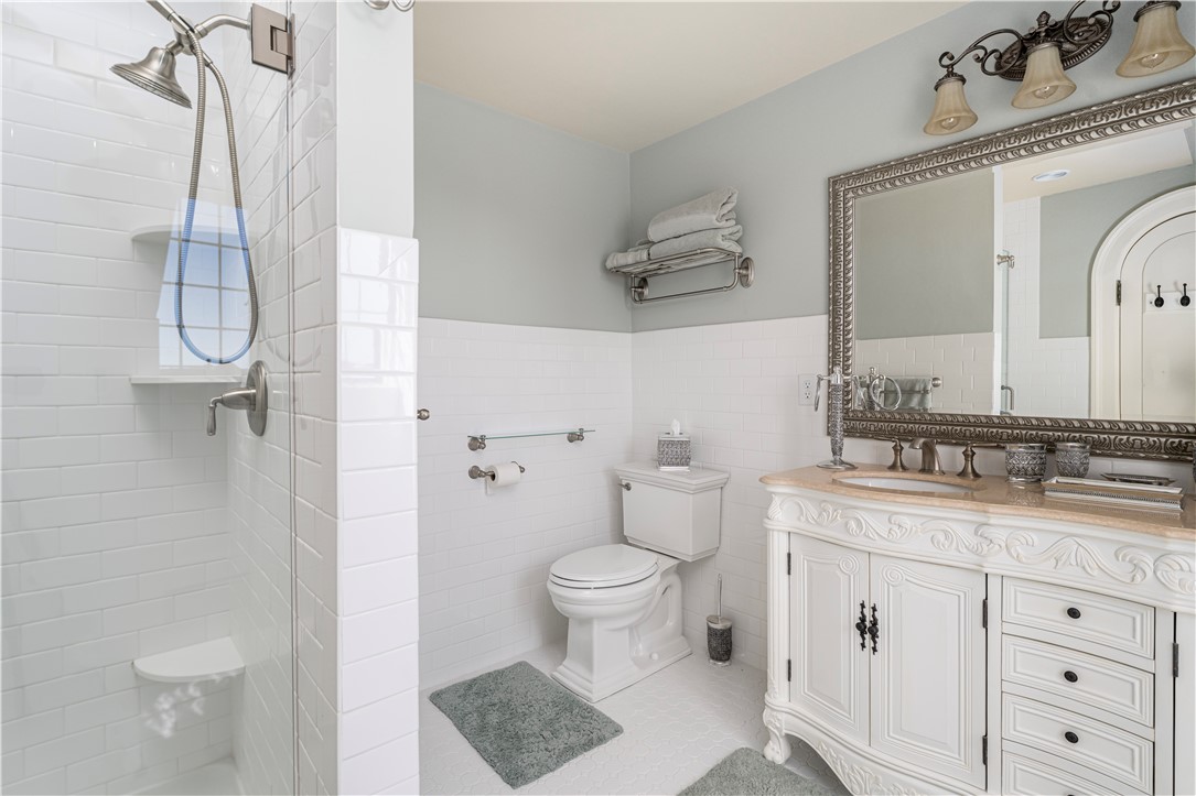 207 Ruggles Avenue Newport, RI 02840 - Photo 30 of 34