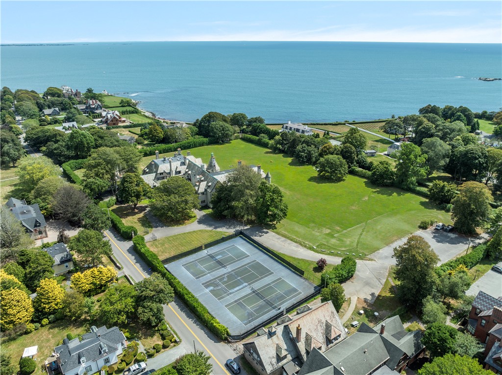 207 Ruggles Avenue Newport, RI 02840 - Photo 6 of 34