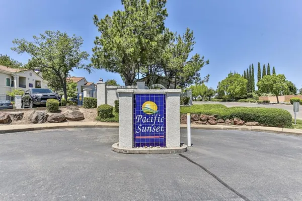 $435,000 | 712 Horizon Cove, Unit 2040, Rocklin, CA 95677