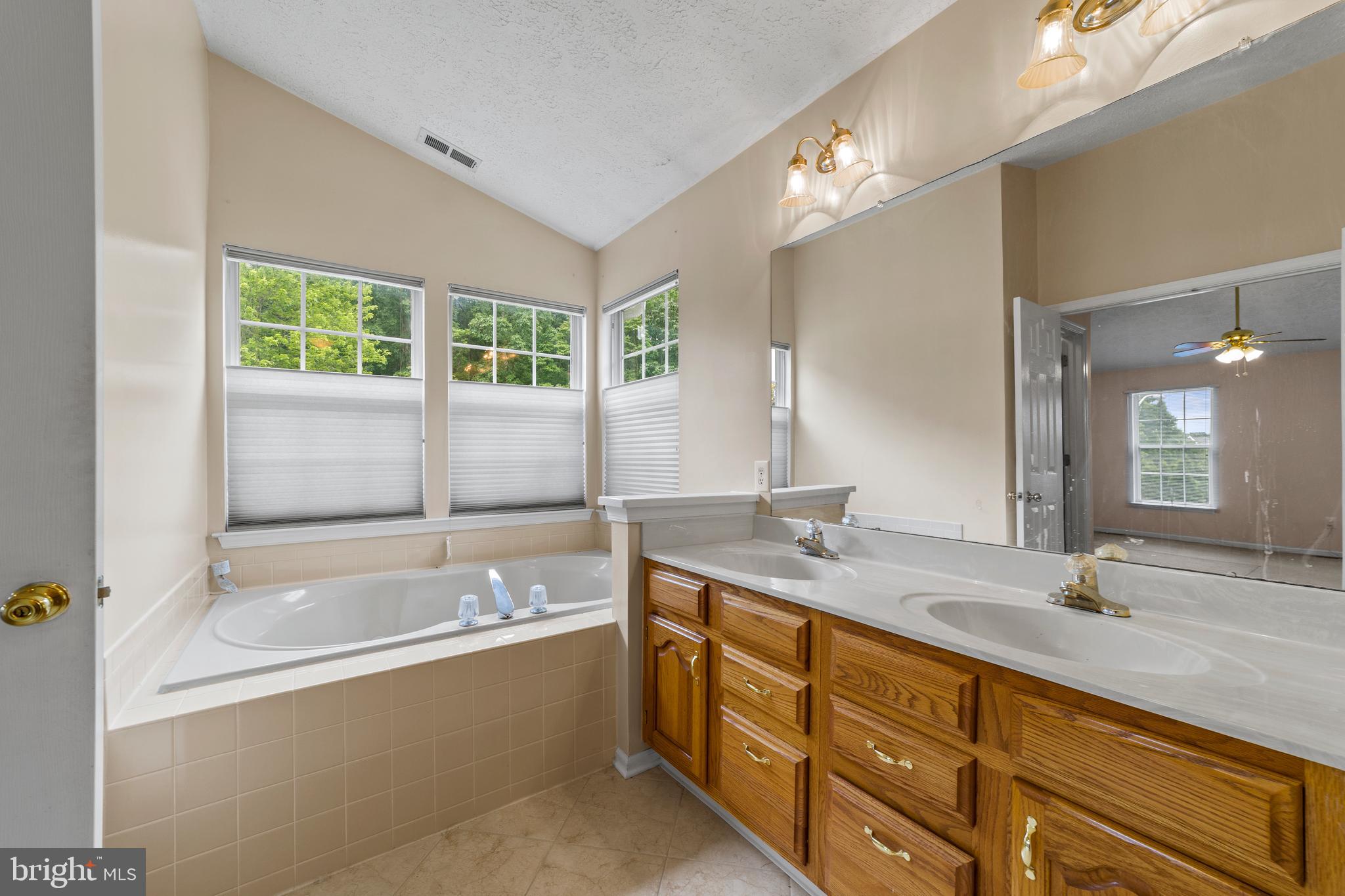 6 Raintree Court Sicklerville, NJ 08081 - Photo 20 of 32