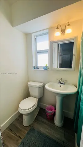 $4,100 | 911 North 14th Avenue, Hollywood, FL 33020