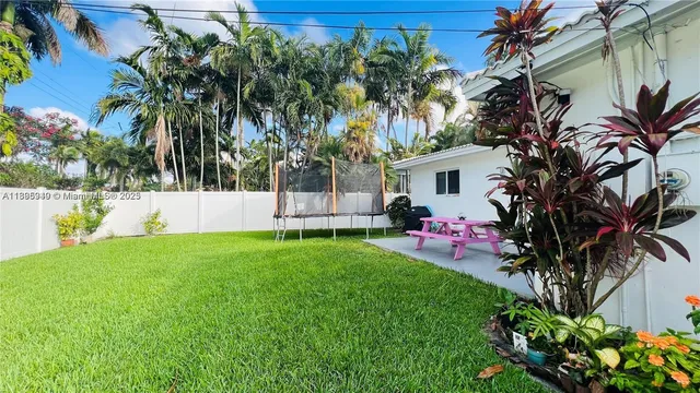 $4,100 | 911 North 14th Avenue, Hollywood, FL 33020