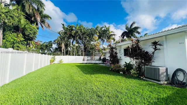 $4,100 | 911 North 14th Avenue, Hollywood, FL 33020