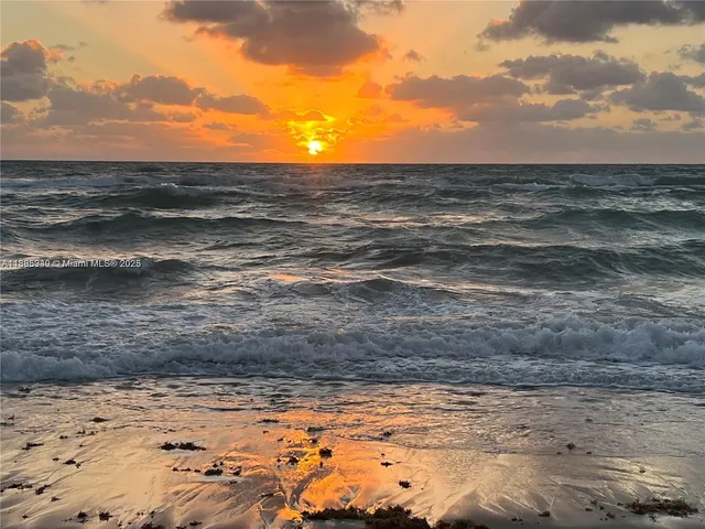 $4,100 | 911 North 14th Avenue, Hollywood, FL 33020