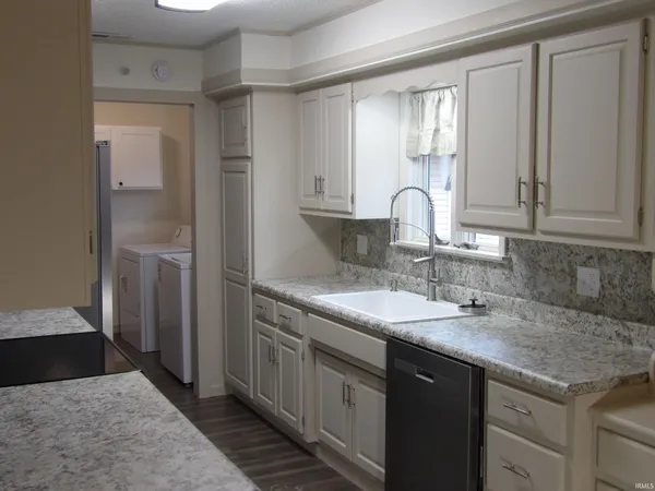 $240,000 | 201 North Garrison Avenue, Ashley, IN 46705