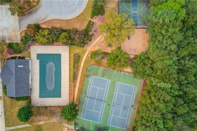 a view of a yard and entertaining space