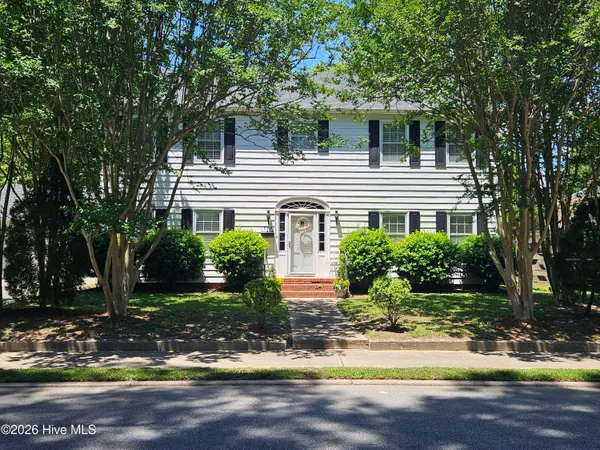 $349,000 | 605 East Cutchin Street, Clinton, NC 28328