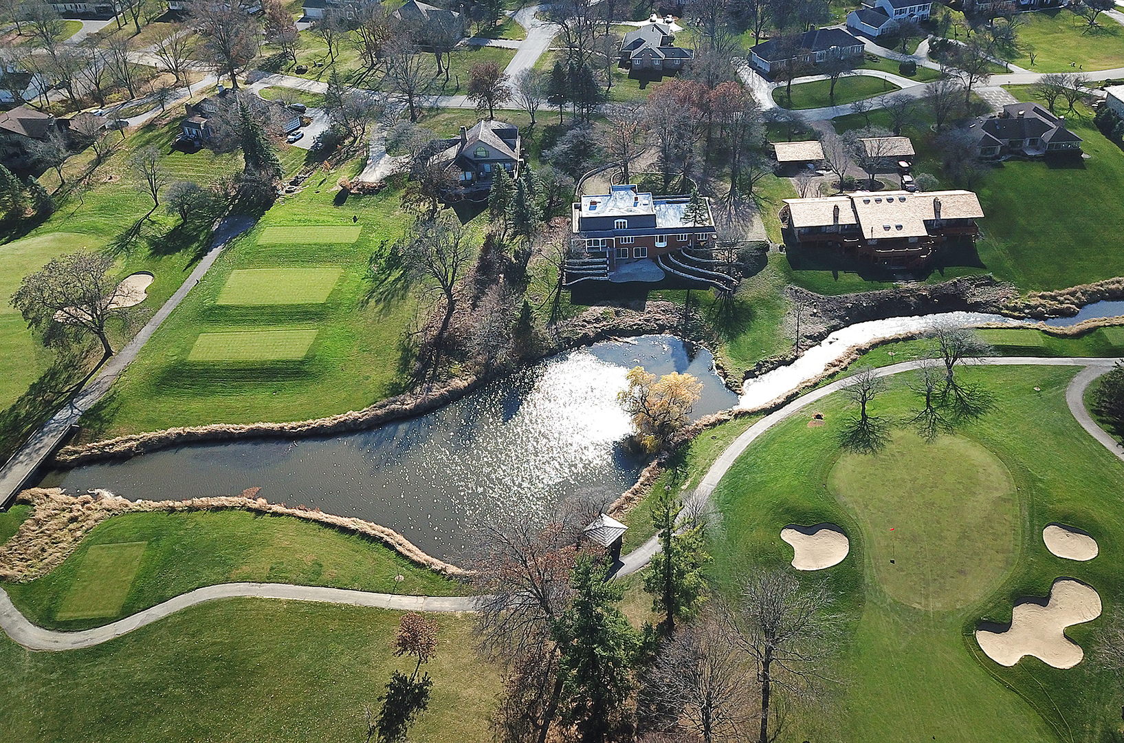 554 Aberdeen Road Frankfort, IL 60423 - Photo 40 of 40 an aerial view of a swimming pool