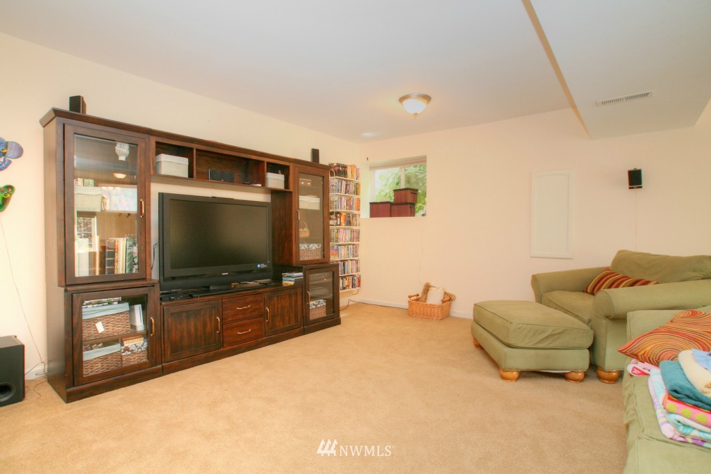 16133 122nd Place Northeast Bothell, WA 98011 - Photo 8 of 13