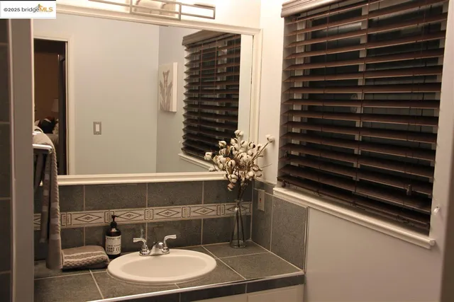 $5,300 | Sequoyah Highlands, Oakland, CA 94605