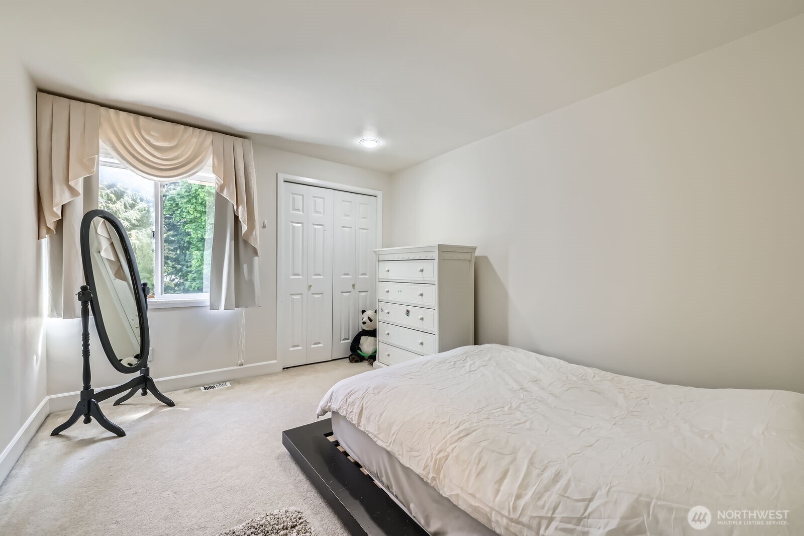 20933 37th Avenue Southeast Bothell, WA 98021 - Photo 15 of 26