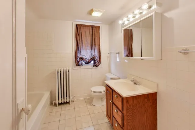 $350,000 | 1601 Sherman Place, Des Plaines, IL 60016