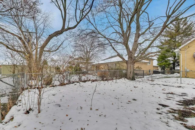 $350,000 | 1601 Sherman Place, Des Plaines, IL 60016