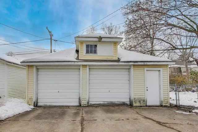 $350,000 | 1601 Sherman Place, Des Plaines, IL 60016