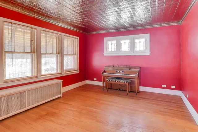 $350,000 | 1601 Sherman Place, Des Plaines, IL 60016