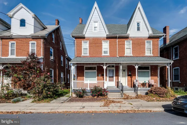 $1,700 | 121 West Arch Street, Fleetwood, PA 19522