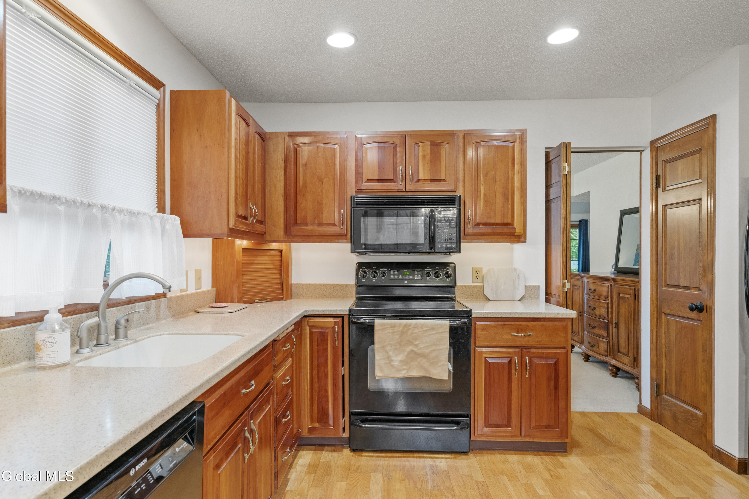 22 York Road Bethlehem, NY 12077 - Photo 7 of 56 11-print-22-york-rd