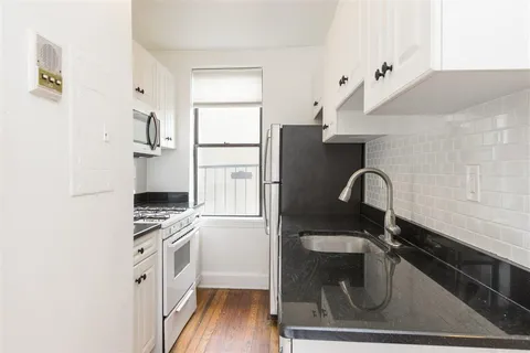 $289,000 | 164 Ogden Avenue, Unit 204, Jersey City, NJ 07307