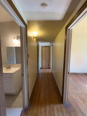 a view of entryway with a front door