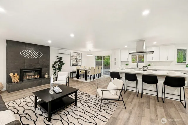 $950,000 | 27832 Southeast 196th Place, Maple Valley, WA 98038