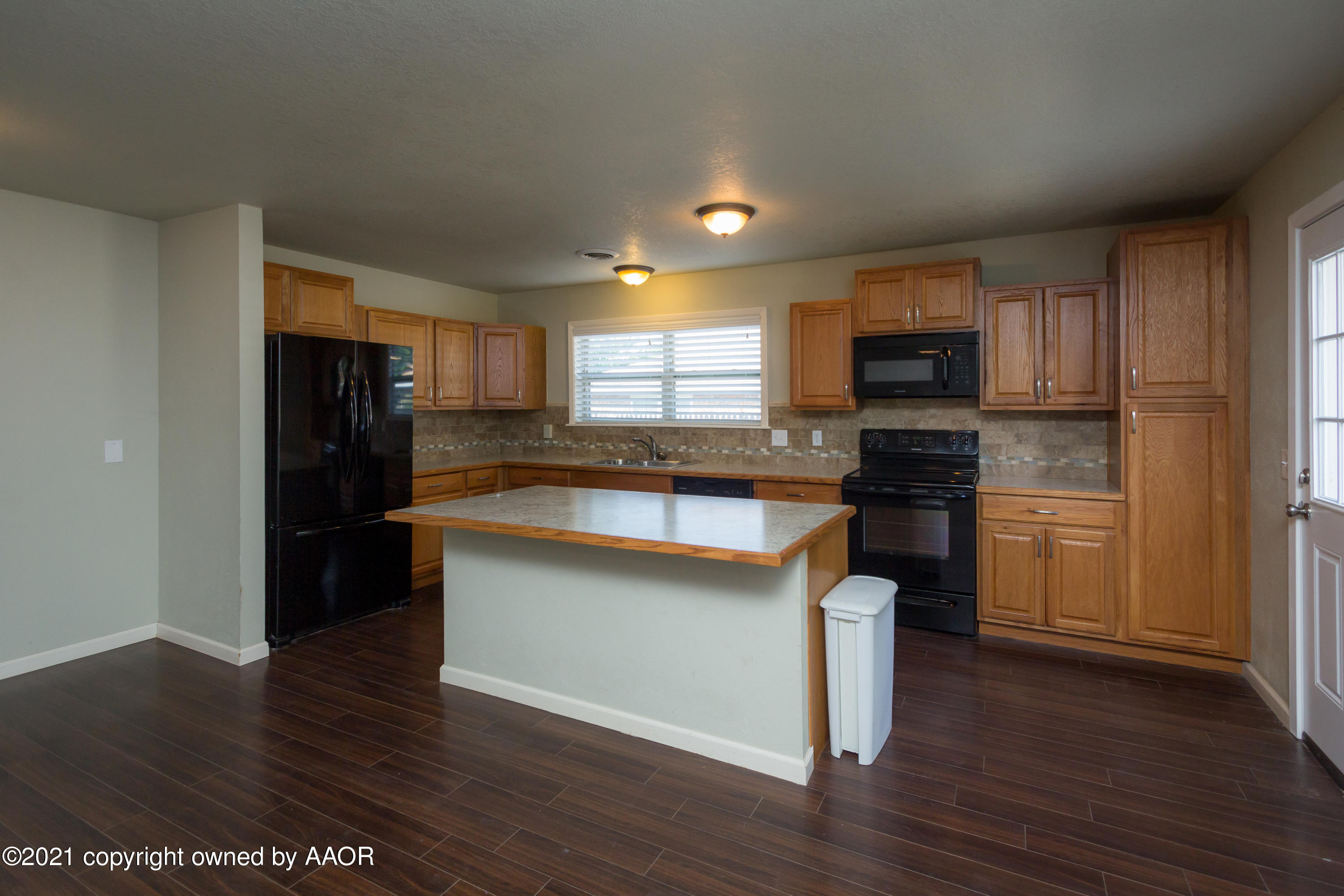 8605 Valleyview Drive Amarillo, TX 79110 - Photo 8 of 43 8605 Valleyview-8652
