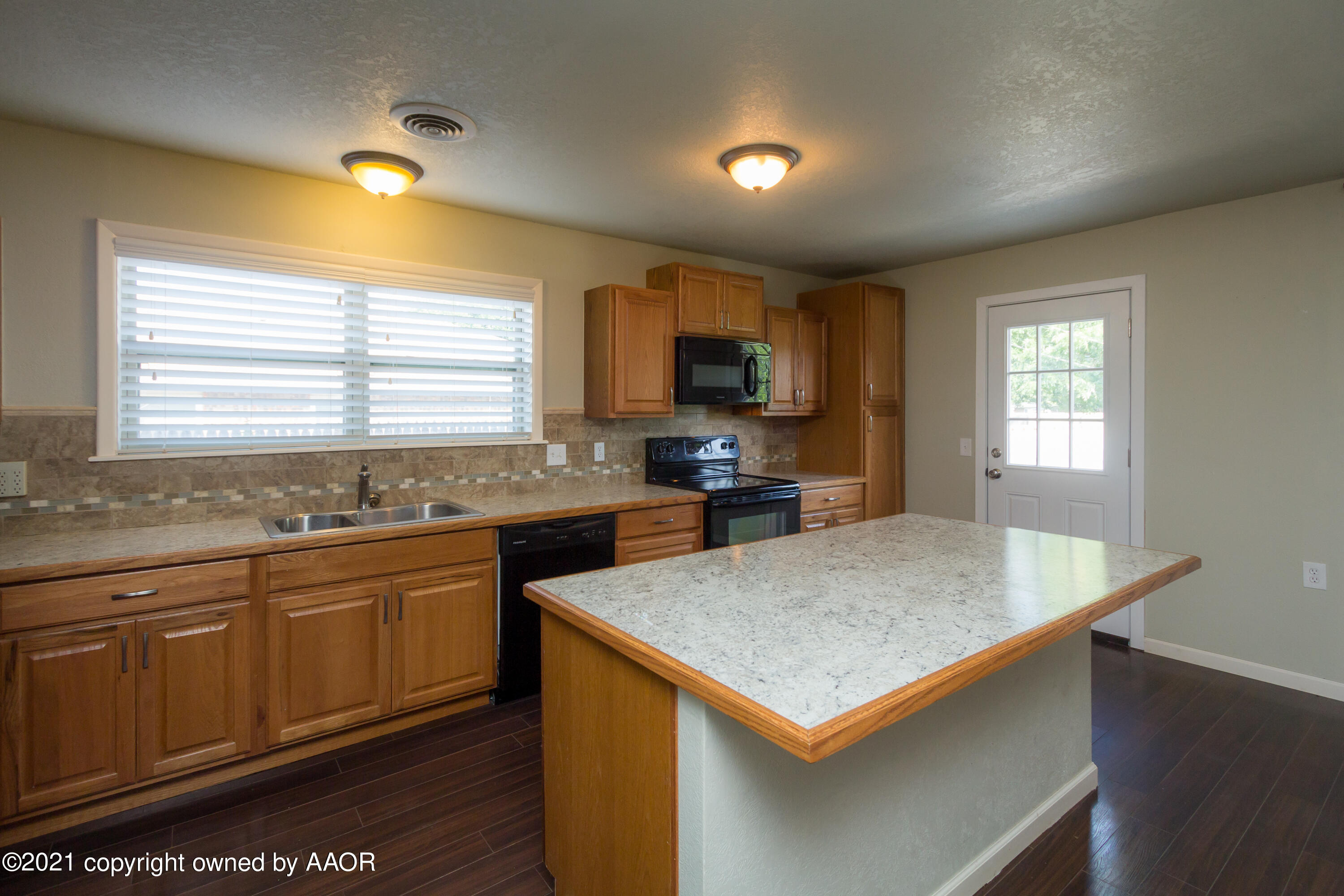 8605 Valleyview Drive Amarillo, TX 79110 - Photo 10 of 43 8605 Valleyview-8654