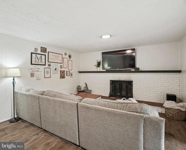 $675,000 | 6508 Pilgrims Cove, Derwood, MD 20855