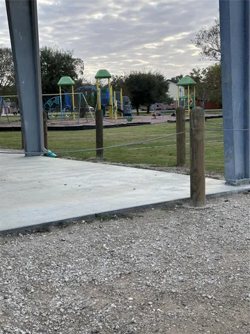 $228,850 | 2 Shore Acres Circle, Shoreacres, TX 77571