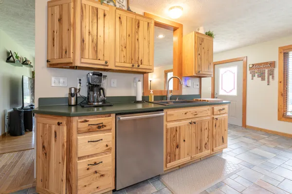 $278,000 | 59134 White Wood Drive, Mattawan, MI 49071