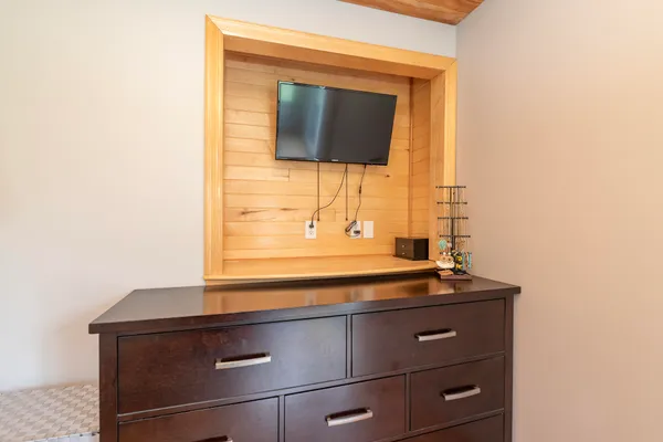 $278,000 | 59134 White Wood Drive, Mattawan, MI 49071