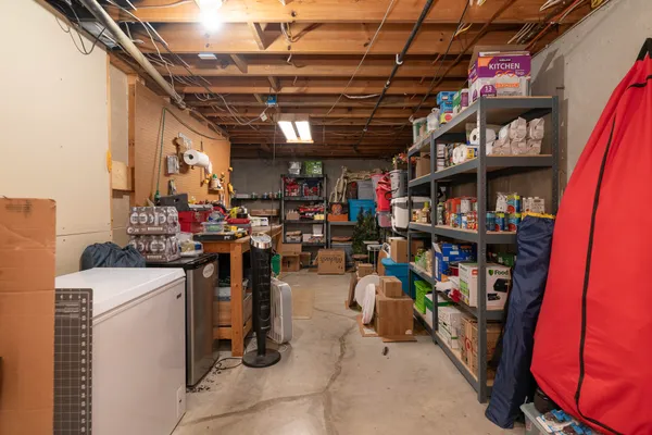 $278,000 | 59134 White Wood Drive, Mattawan, MI 49071